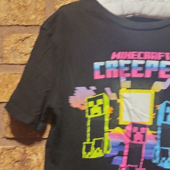 Old Navy "Mincraft Creeper" Black Tee SIZE 10/12 - Picture 4 of 7